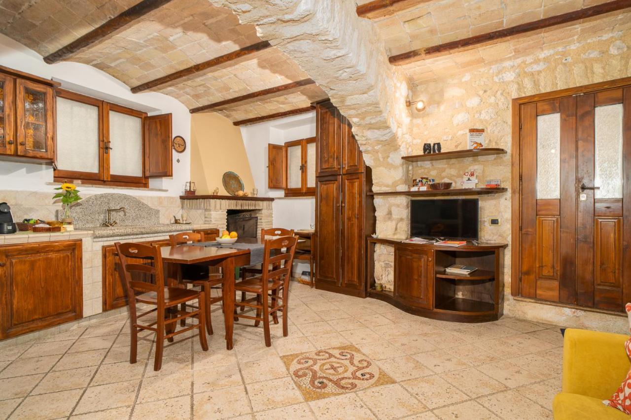 タルクイーニア La Casa Dell' Etruscoヴィラ エクステリア 写真